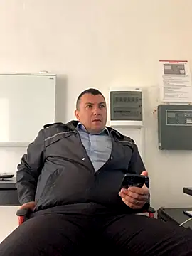 Snapshot of Mike8523 chatting on 10, 9, 2025 Mike8523 online show from 10, 9, 2025