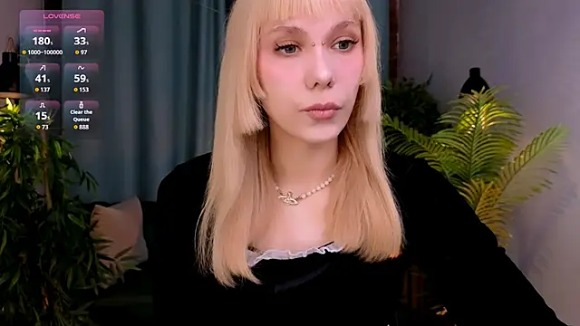 Snapshot of Cherry_Bite chatting on 22, 9, 2025 Cherry Bite online show from 22, 9, 2025