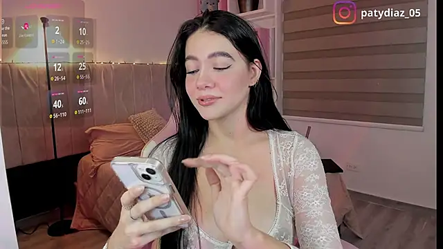 Snapshot of MiiaParker6972 chatting on 2, 3, 2026 MiiaParker6972 online show from 2, 3, 2026