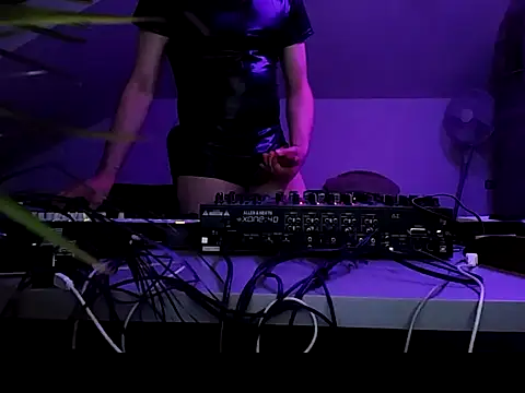 gryzoon online show from 10, 6, 2026