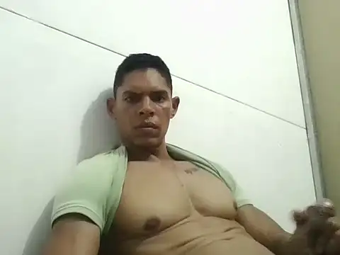 Snapshot of LatinoXXl23cm chatting on 30, 10, 2025 LatinoXXl23cm online show from 30, 10, 2025