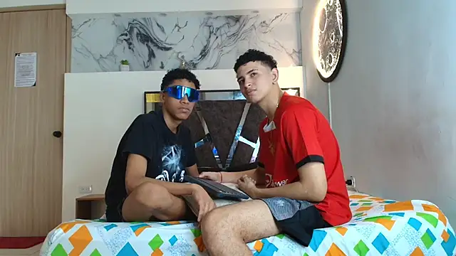 Snapshot of KING_OFF_BOYS chatting on 6, 10, 2025 KING OFF BOYS online show from 6, 10, 2025