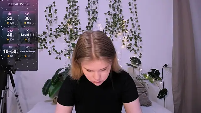 LaseyMoon online show from 12, 3, 2025