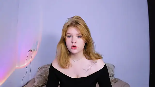 LaseyMoon online show from 29, 11, 2025