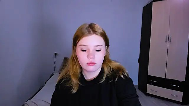 LaseyMoon online show from 20, 12, 2025