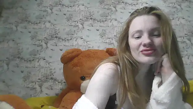Eveline May online show from 28, 2, 2025
