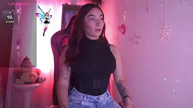 Snapshot of issa_monterrey chatting on 2, 10, 2025 issa monterrey online show from 2, 10, 2025