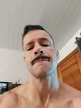 juniortche1313 online show from 2, 12, 2025