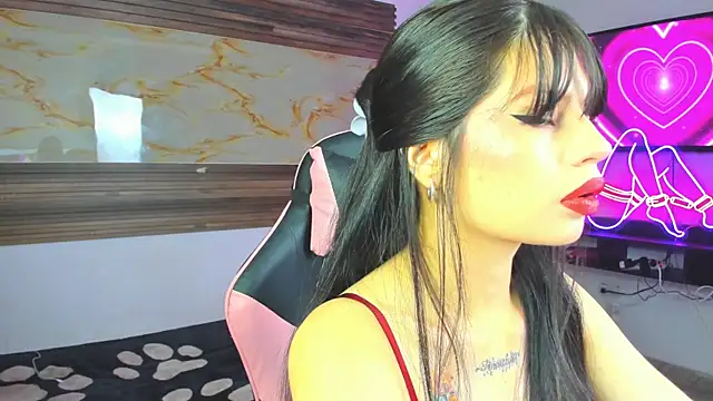 Snapshot of Cloe_roouse chatting on 25, 10, 2025 Cloe roouse online show from 25, 10, 2025