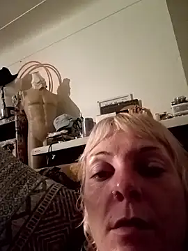 Foxxyhoneypott online show from 15, 6, 2026