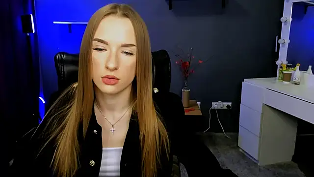 Snapshot of doll_vey chatting on 6, 3, 2025 doll vey online show from 6, 3, 2025