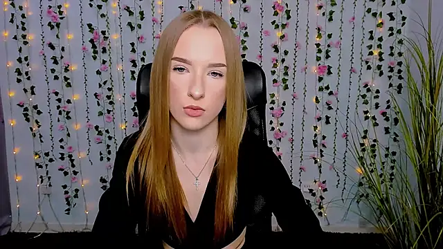 Snapshot of doll_vey chatting on 7, 3, 2025 doll vey online show from 7, 3, 2025