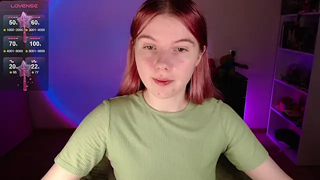 Strawberry juli online show from 22, 11, 2025