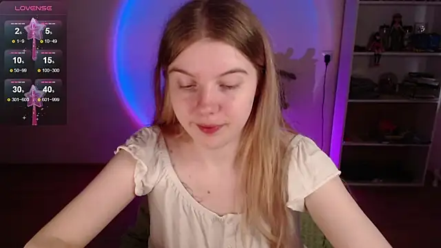 Strawberry juli online show from 7, 5, 2026