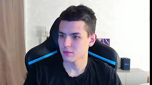 Snapshot of TravisRevas chatting on 14, 3, 2025 TravisRevas online show from 14, 3, 2025