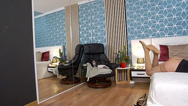 zoeylarkens online show from 1, 3, 2025