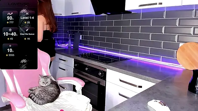 Snapshot of EmmaVictori1 chatting on 7, 11, 2025 EmmaVictori1 online show from 7, 11, 2025