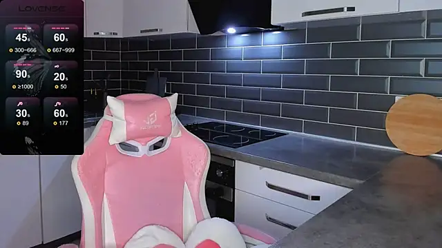 EmmaVictori1 online show from 29, 3, 2026