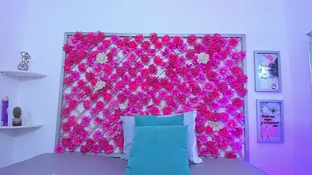 emmyrouse  online show from 20, 11, 2025