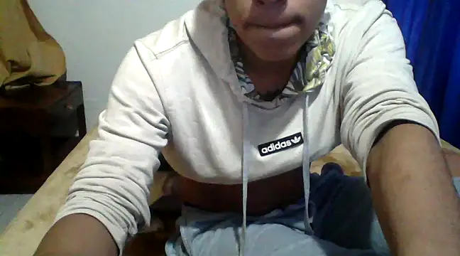 Snapshot of TuVergaRica69 chatting on 8, 3, 2025 TuVergaRica69 online show from 8, 3, 2025