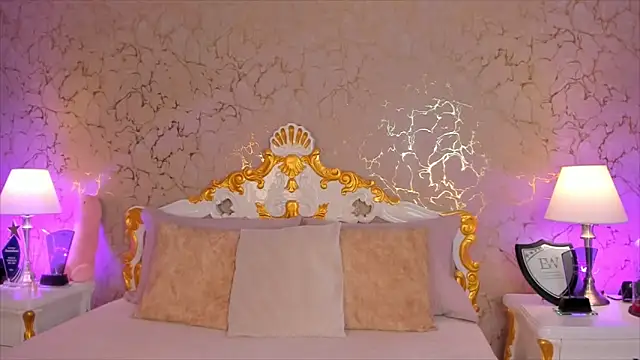 ScarlettWallace online show from 3, 10, 2025