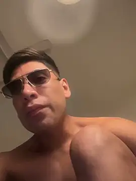 Snapshot of jimmylatinobm chatting on 27, 2, 2025 jimmylatinobm online show from 27, 2, 2025