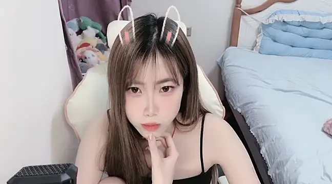 Snapshot of vivian-vv chatting on 4, 3, 2025 vivian-vv online show from 4, 3, 2025