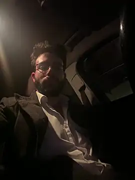 YJeromZCoxk online show from 12, 3, 2025