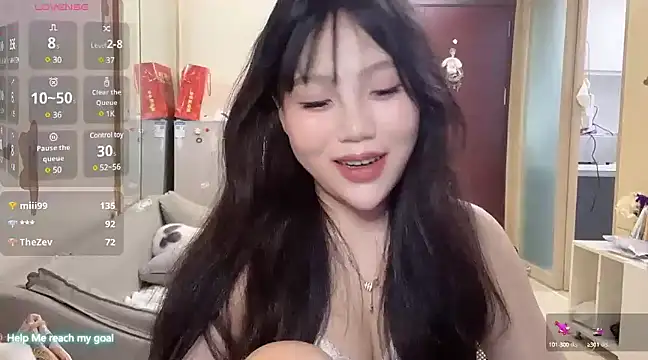 Snapshot of Yik-11 chatting on 26, 2, 2025 Yik-11 online show from 26, 2, 2025