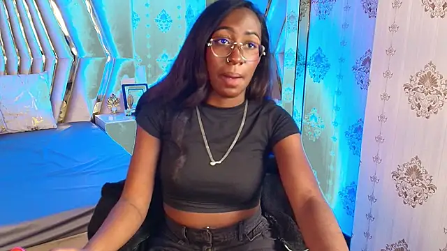 Snapshot of Qeen_blackk chatting on 1, 11, 2025 Qeen blackk online show from 1, 11, 2025