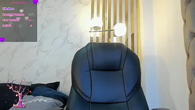 Snapshot of Oriana_gh chatting on 15, 10, 2025 Oriana gh online show from 15, 10, 2025