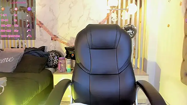 Snapshot of Oriana_gh chatting on 24, 10, 2025 Oriana gh online show from 24, 10, 2025