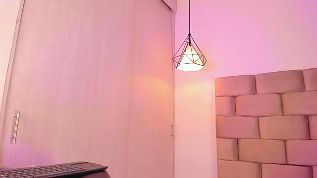 Snapshot of valeria_monsalve chatting on 19, 3, 2025 valeria monsalve online show from 19, 3, 2025
