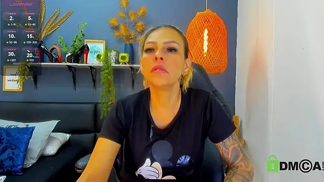 yessila parker online show from 19, 4, 2026