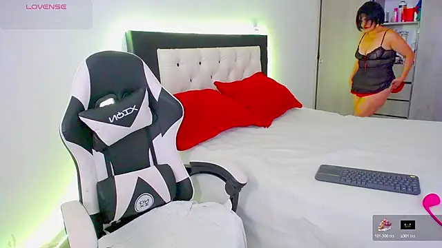 CarolinneFiotti online show from 20, 11, 2025