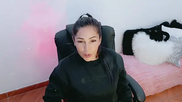 luna lgomez  online show from 26, 3, 2026