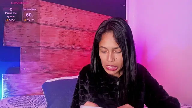 Fernanda liie  online show from 3, 6, 2026
