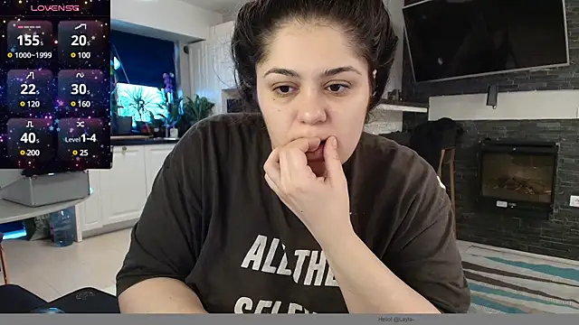Snapshot of Layla- chatting on 10, 1, 2025 Layla- online show from 10, 1, 2025