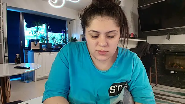 Snapshot of Layla- chatting on 20, 1, 2025 Layla- online show from 20, 1, 2025