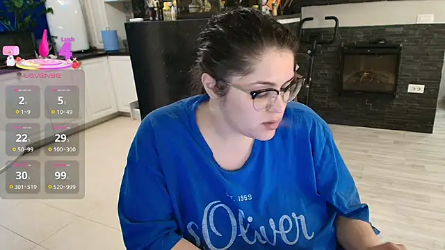 Layla- online show from 15, 4, 2026