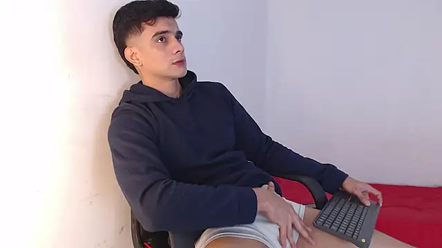 adam levis17 online show from 25, 10, 2025