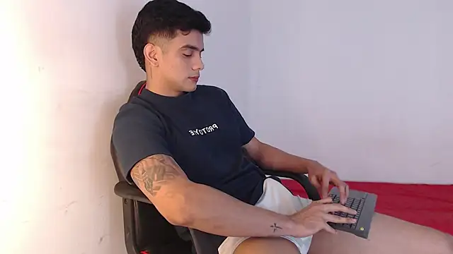 adam levis17 online show from 29, 10, 2025