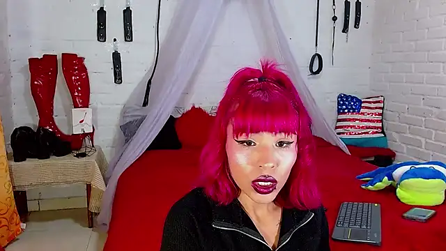 Snapshot of millygrey chatting on 15, 9, 2025 millygrey online show from 15, 9, 2025