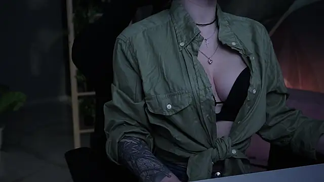 OliviaMcClean online show from 23, 11, 2025