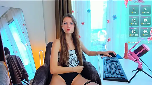 Snapshot of Alice_neon chatting on 12, 9, 2025 Alice neon online show from 12, 9, 2025