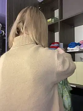 Snapshot of amorearte_m chatting on 12, 3, 2025 amorearte m online show from 12, 3, 2025