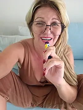 Snapshot of Melody73 chatting on 30, 9, 2025 Melody73 online show from 30, 9, 2025