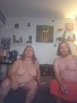 Snapshot of SpnzTnT chatting on 5, 8, 2026 SpnzTnT online show from 5, 8, 2026