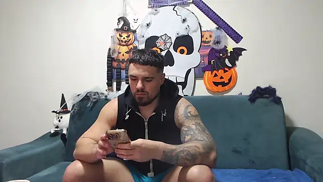 Tiberius hunk online show from 9, 11, 2025