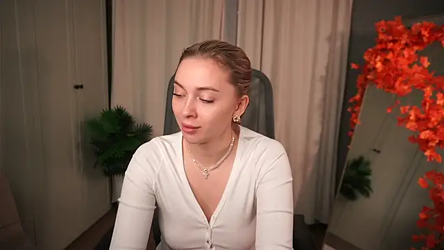 christie luv online show from 14, 11, 2025